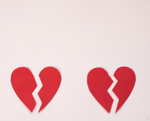 2 broken heart icons